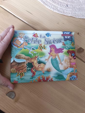 Livre pop UP la petite sirène