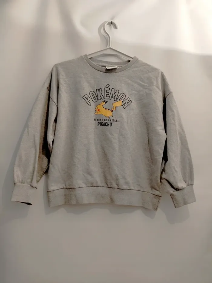 Sweat enfant gris pokémon taille 10 ans