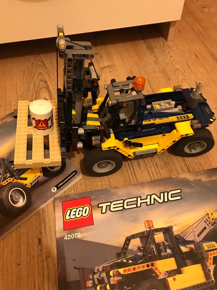 Lego Technic le chariot élévateur réf 42079 - photo numéro 3