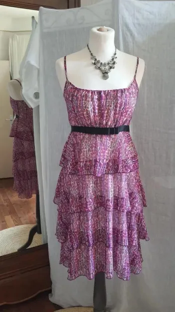 Magnifique robe d'été purple à volant "tout simplement" Taille 36