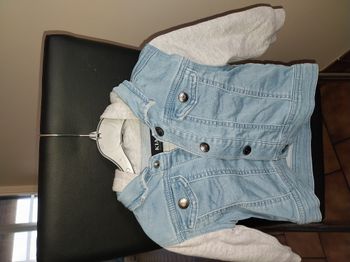 Veste en jean à capuche bleu clair - Kiabi