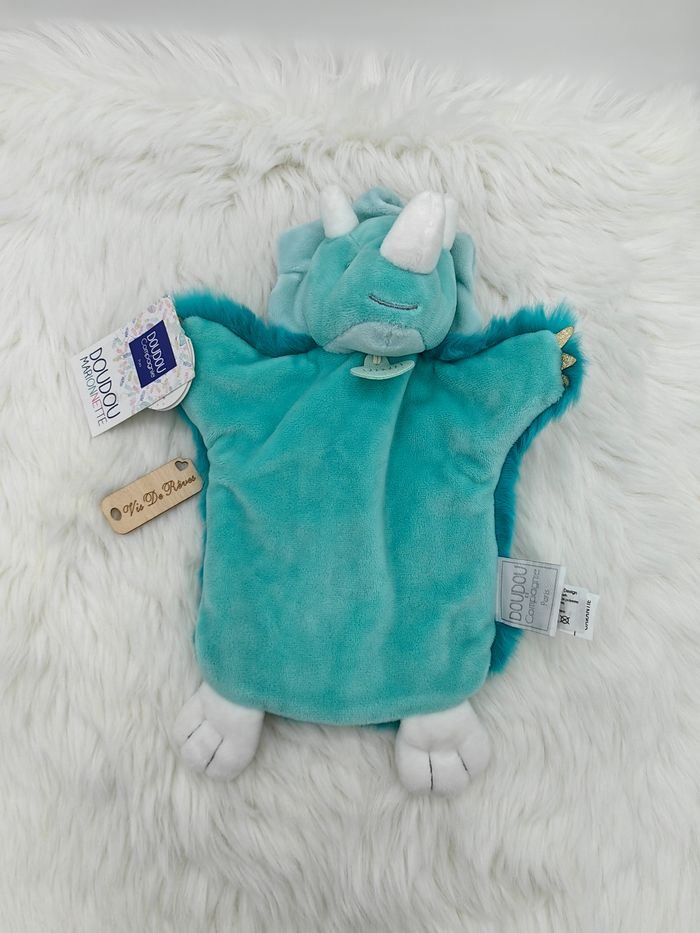 Doudou Marionnette Dino dinosaure bleu vert DC3611
Doudou et Compagnie - photo numéro 2