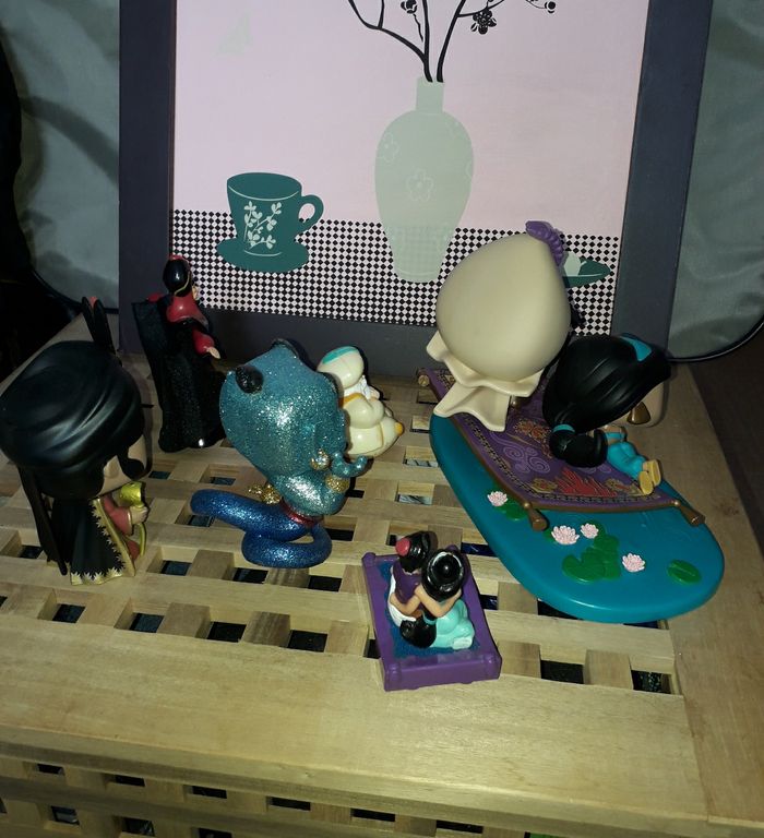 Funko Pop lot de 3c Disney Aladdin dont 1 Movie Moments , Jafar , Genie + 3 figurines Macdo - photo numéro 4