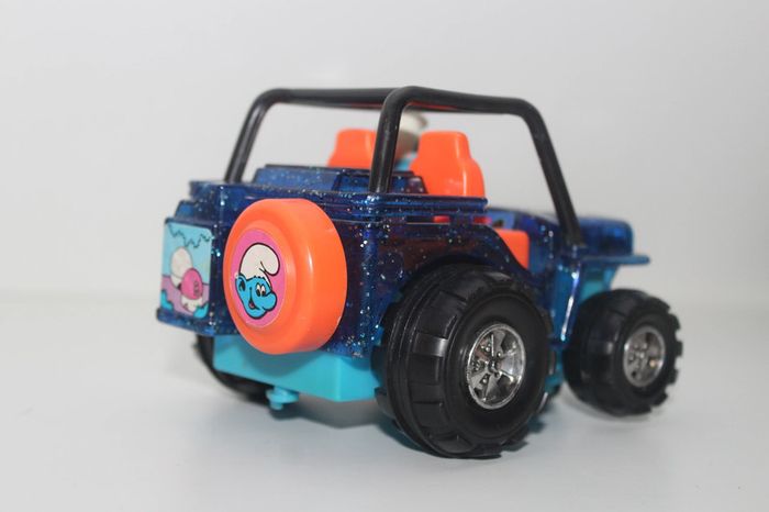 Figurine Voiture Schtroumpf - photo numéro 4