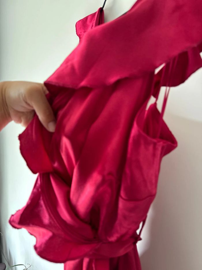 👗 Little Mistress - TL- Robe - bordeaux portefeuille à volants - Rose fuchsia- neuf sans étiquette - photo numéro 6