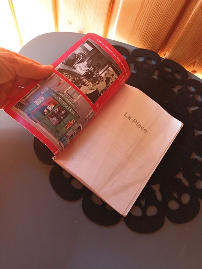 Livre La Place de Annie Ernaux - photo numéro 10
