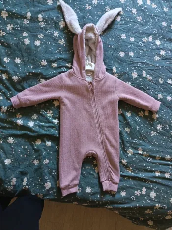 Combinaison hiver oreilles lapin bébé fille 6/9 mois