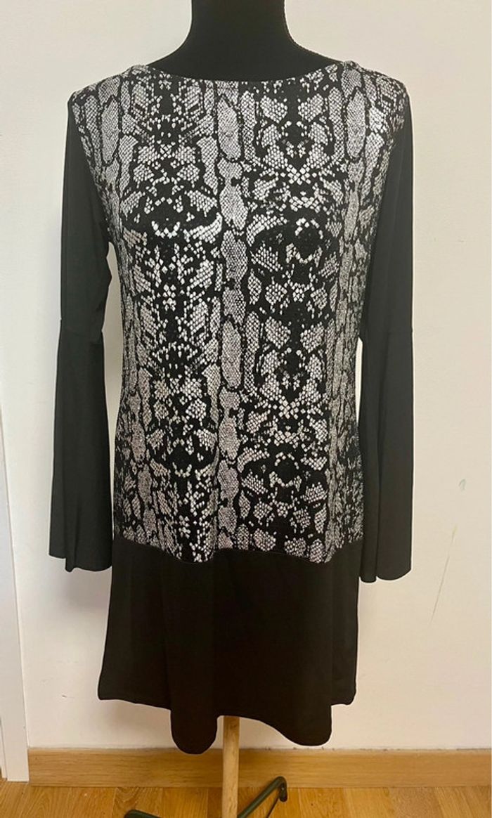 Robe noire et argent