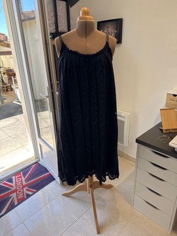 Robe en broderie