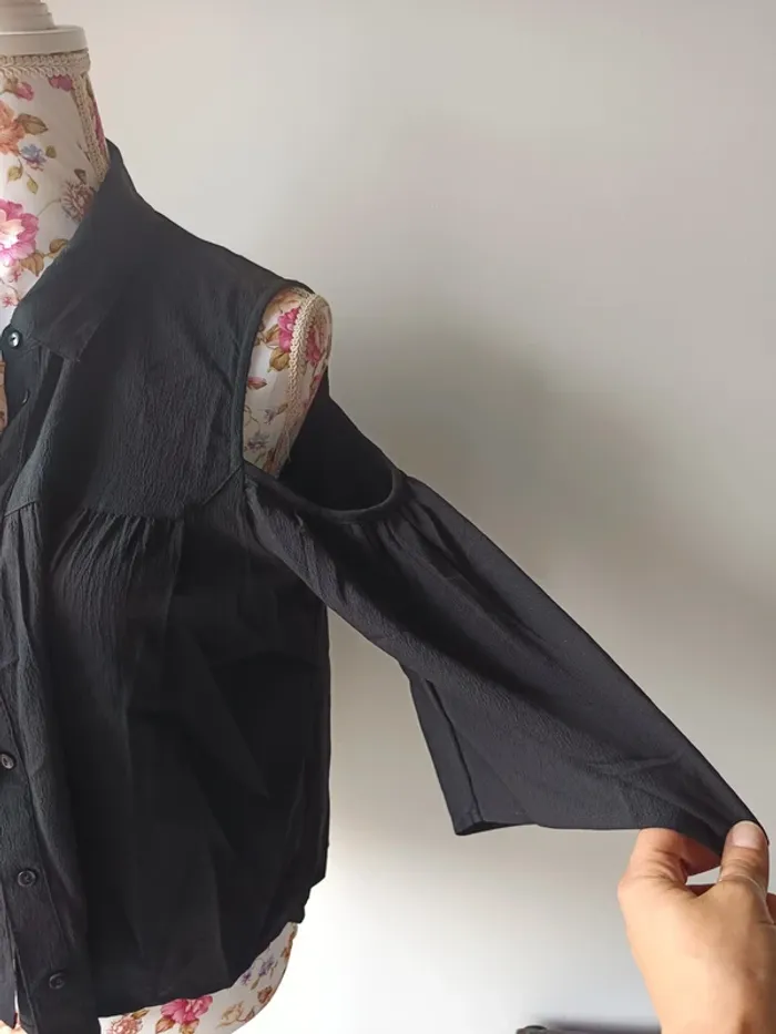 Chemise épaules dénudées - photo numéro 2