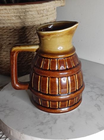 Pichet en céramique vernissé