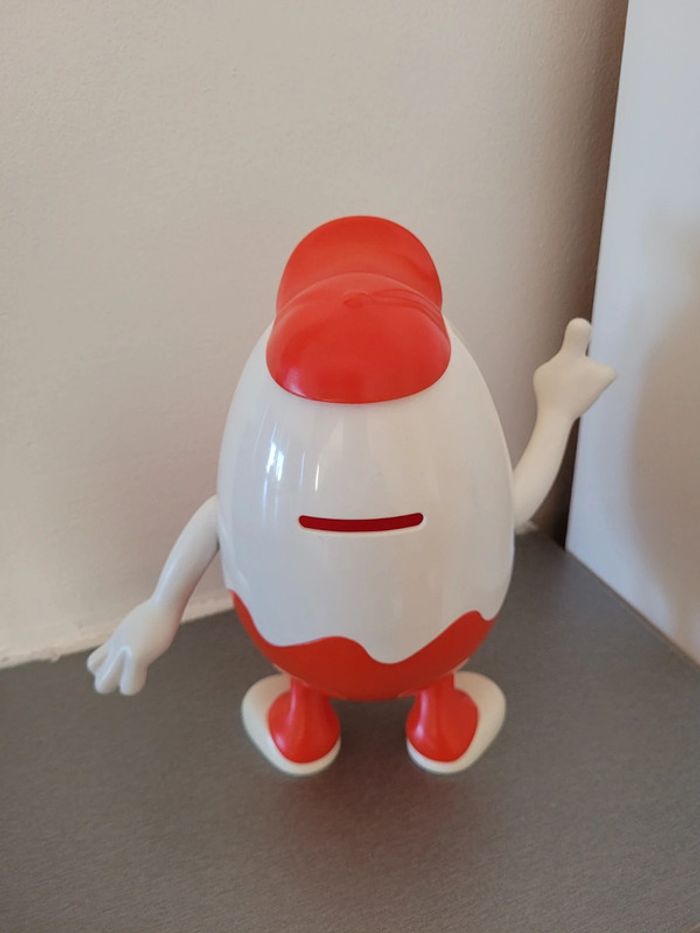 Tirelire figurine œuf kinder - photo numéro 2