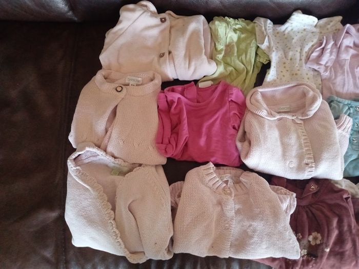 Lot 31 vêtements Fille - 6 mois - photo numéro 3