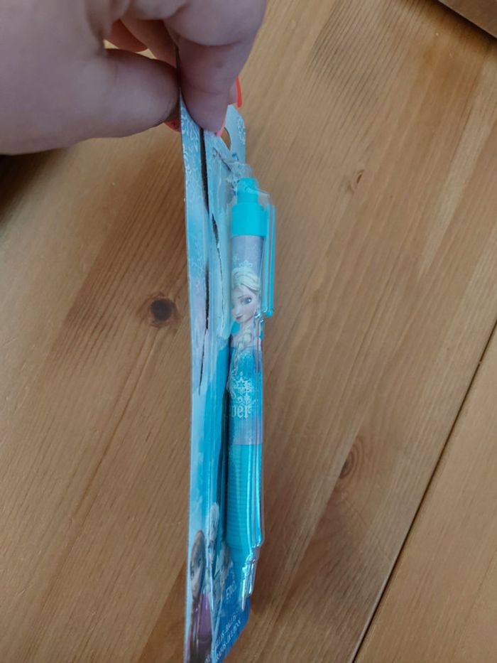 Stylo La reine des Neiges neuf - photo numéro 2