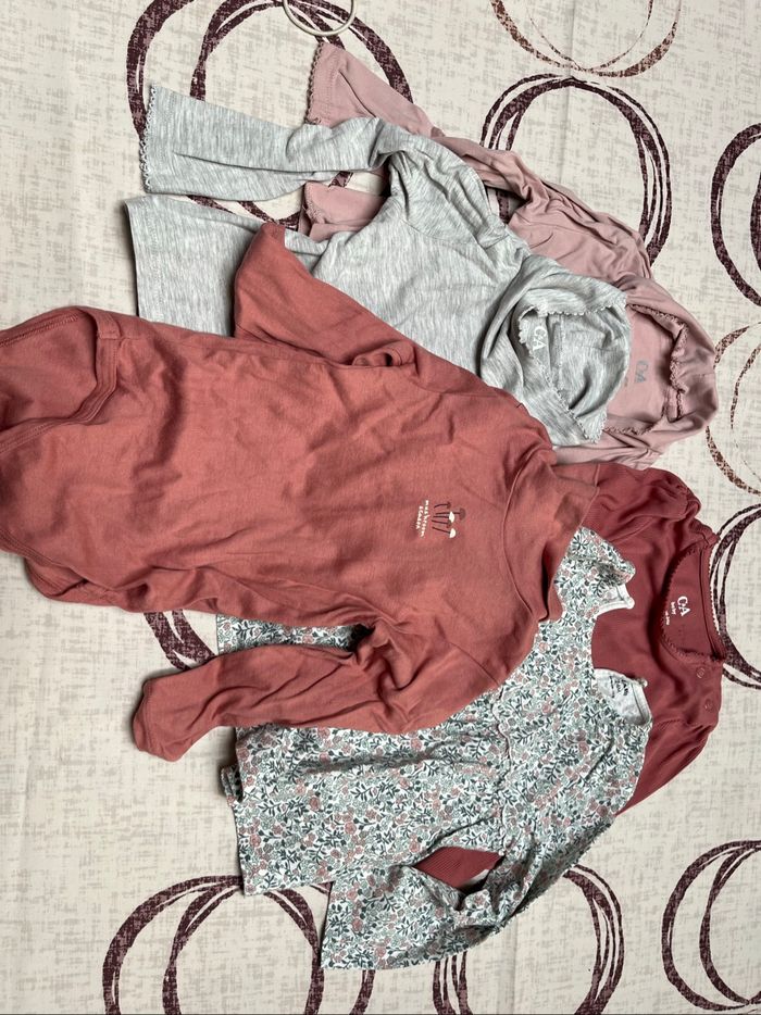 Lot de vêtements 24 mois