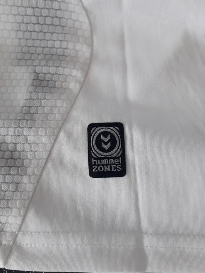 T-shirt Hummel neuf - photo numéro 7