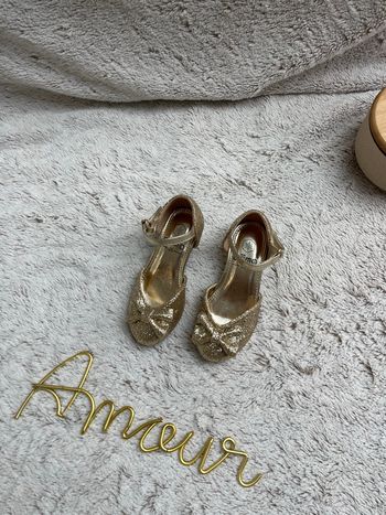 Chaussure de princesse à paillette doré - Gemo Taille 26