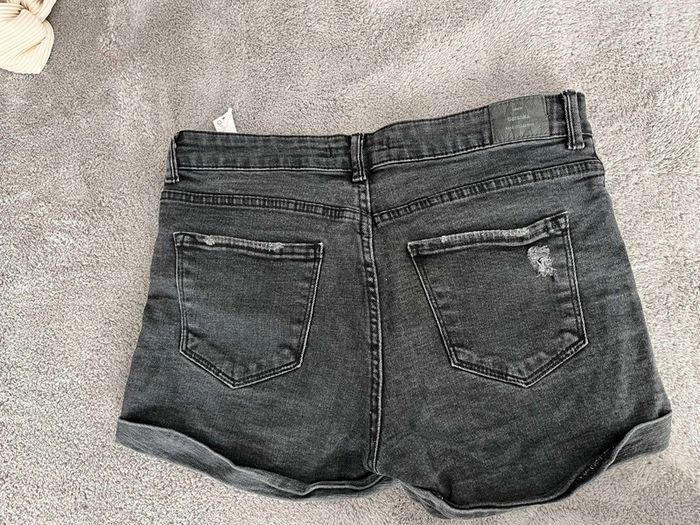 Short M - photo numéro 3