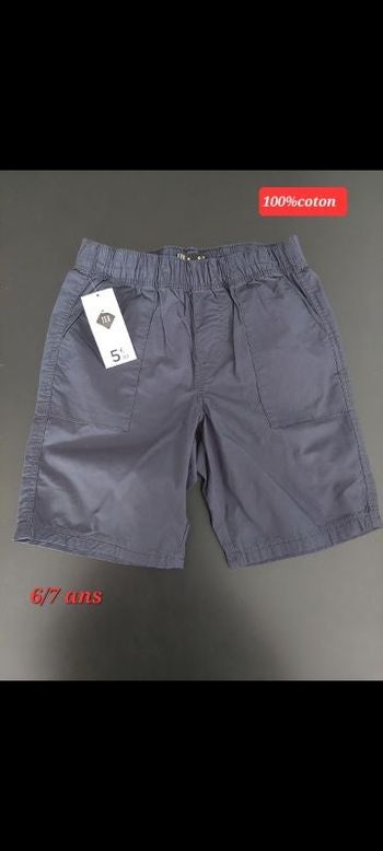Short garçon taille 6/7ans