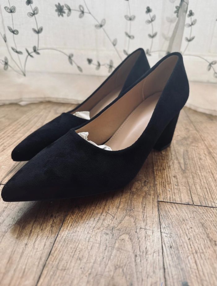 Escarpins à talons taille 42 État Neuf