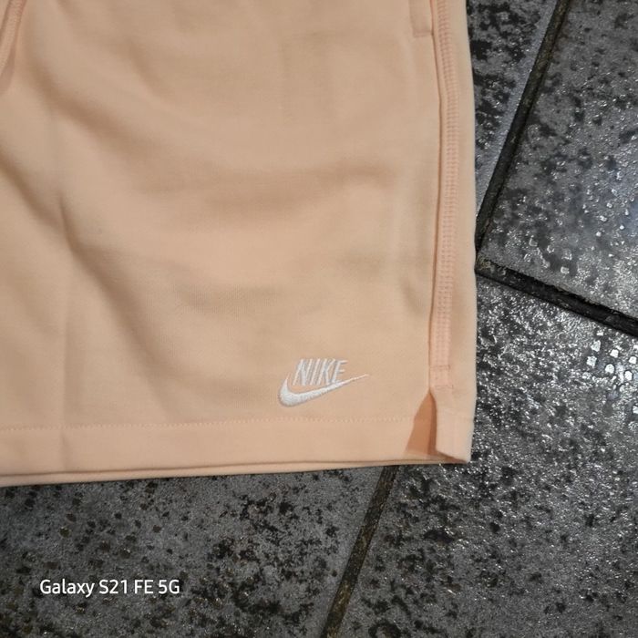 Short moltonné nike taille Xl neuf - photo numéro 2