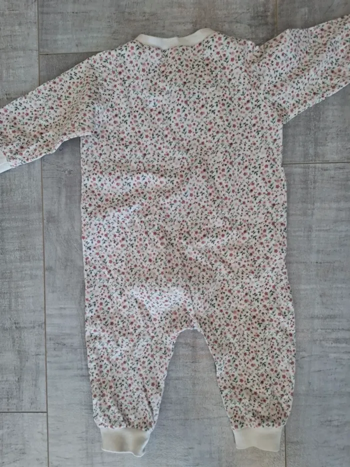 Pyjama fleuri - photo numéro 2