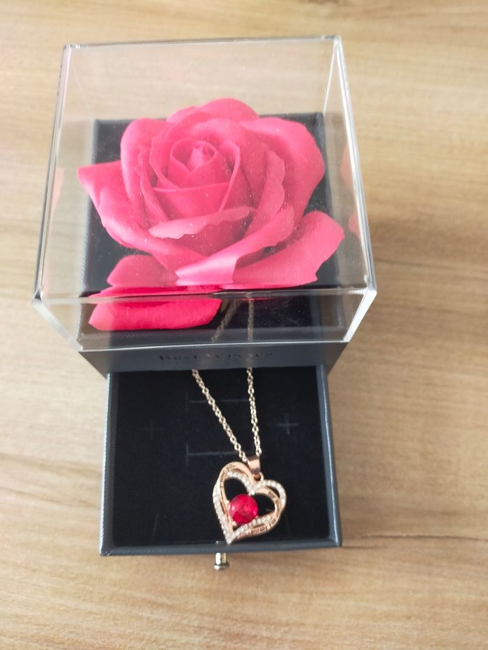 Fleurs éternel avec bijoux