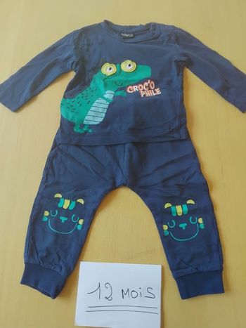 Ensemble pyjama léger taille 12 mois