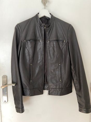 Veste en cuir marron foncée