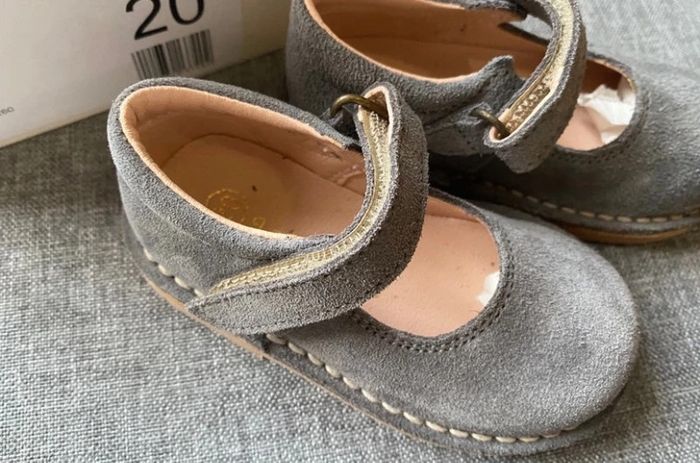 Lola Palacios chaussures babies cuir gris pointure 20 Neuves - photo numéro 2