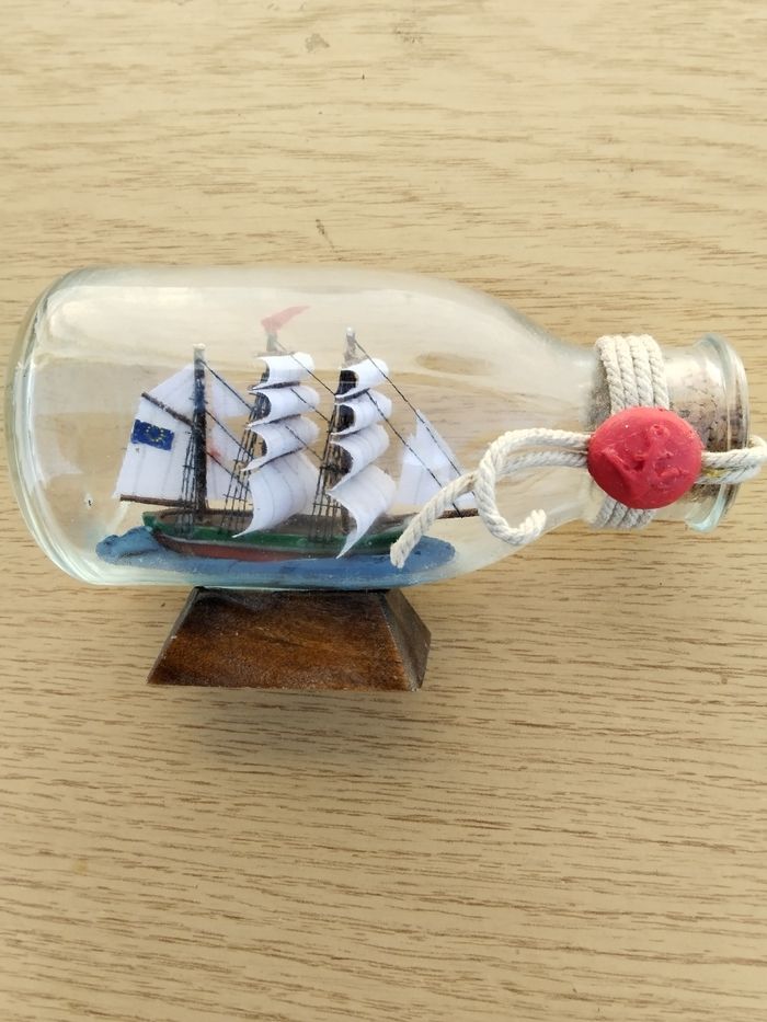 Bateau en bouteille de verre - photo numéro 2