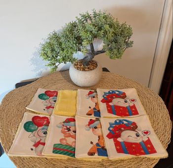 Lingettes les animaux et leur cadeau jaune 