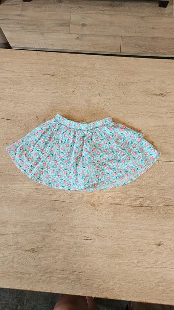 Jupe courte à volants  turquoise avec fleurs, Du Pareil Au même, 5 ans, nickel