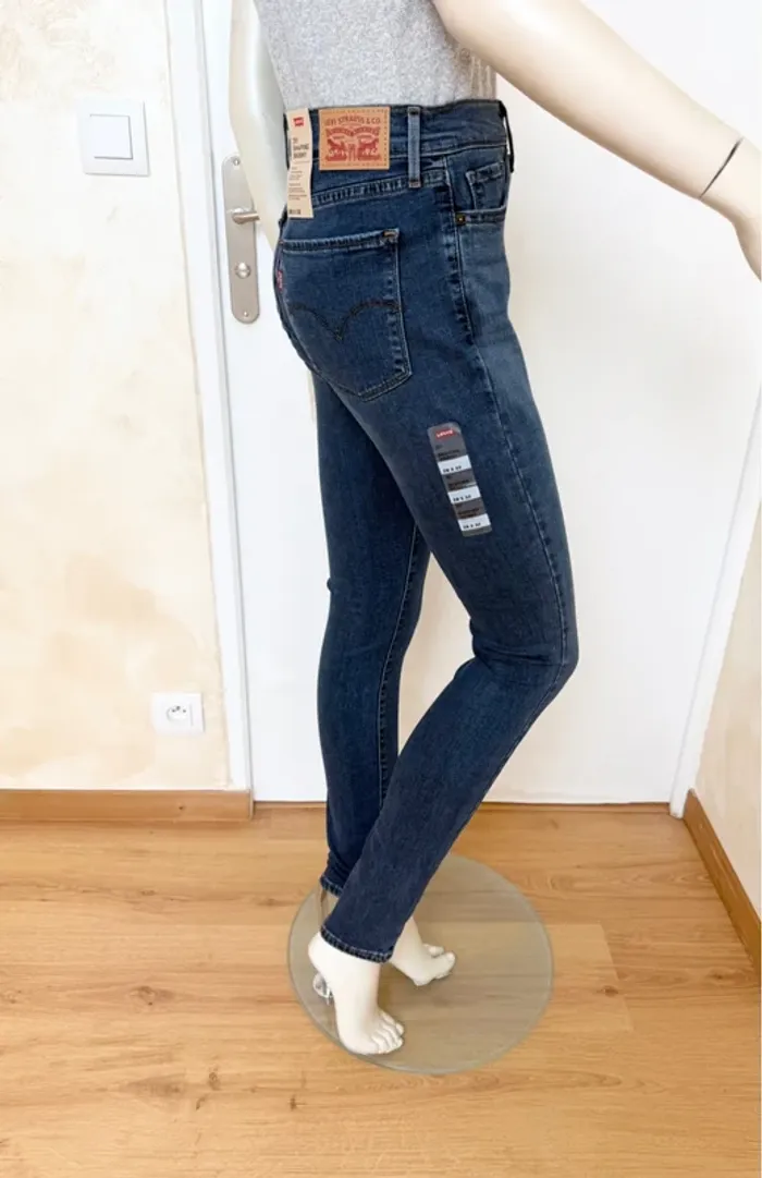 Jean Levi’s 311 Shaping Skinny – Taille 28/32 – bleu denim – Neuf avec étiquette - photo numéro 10