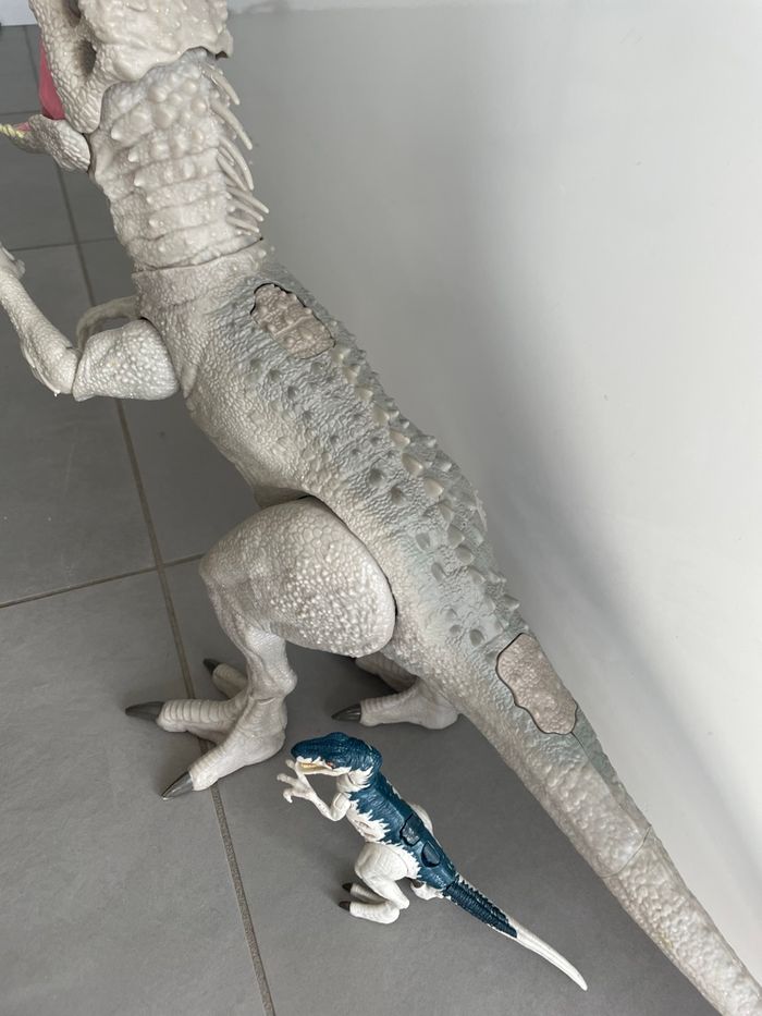 Lot de 2 dinosaures dont 1 Très grand Indominus Rex Jurassic World Figurine - photo numéro 7
