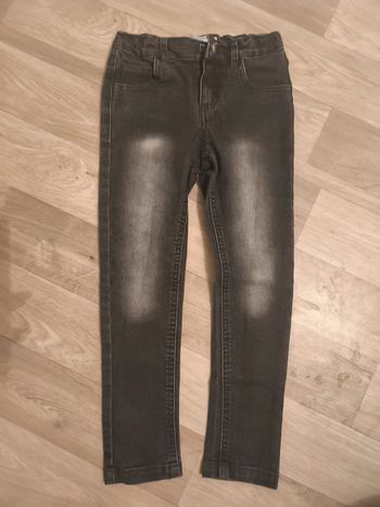 Jean noir marque la fabrique des garçons taille 6 ans