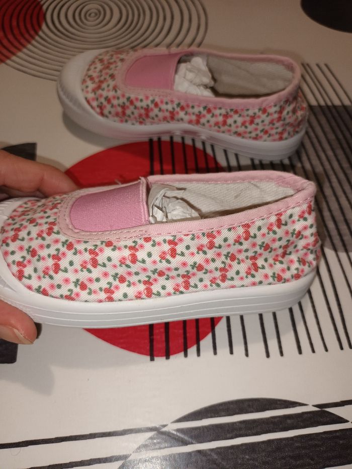 Ballerines en tissu 👧 taille 23 - photo numéro 2
