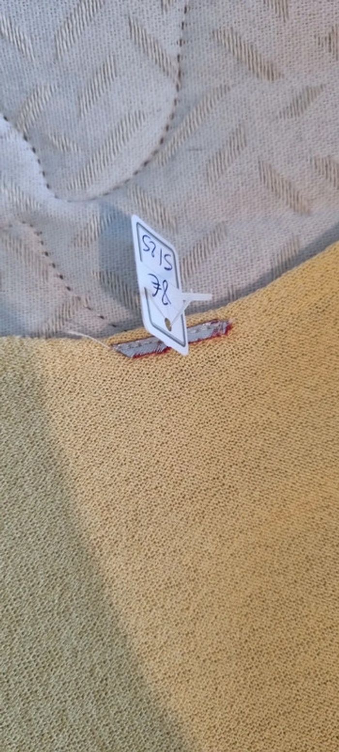 Débardeur jaune nouable au niveau du ventre - photo numéro 11