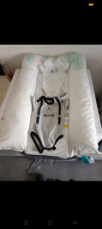 Lots de 17 bodie manche courte