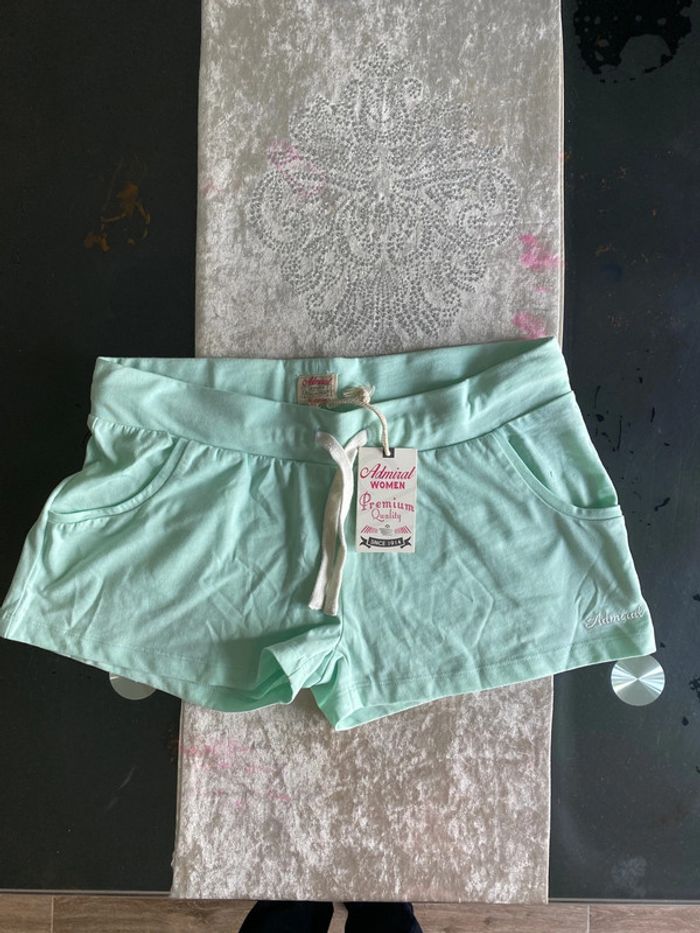 Short taille XL neuf