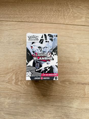 Bundle Pokémon EV10.5 Flamme Blanche – 6 Boosters – Neuf Scellé F