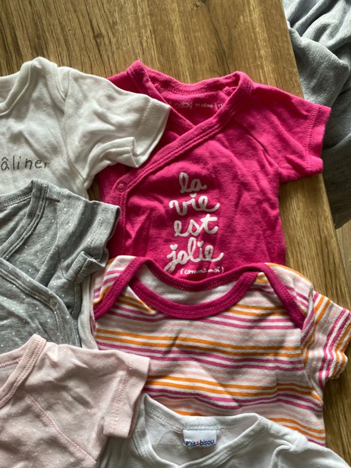 Lot de 6 bodies taille 1 mois - photo numéro 3