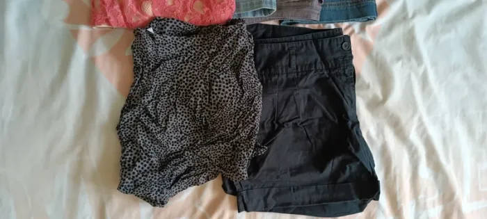 Lot 4 jupes + 2 shorts 40/42 - photo numéro 4