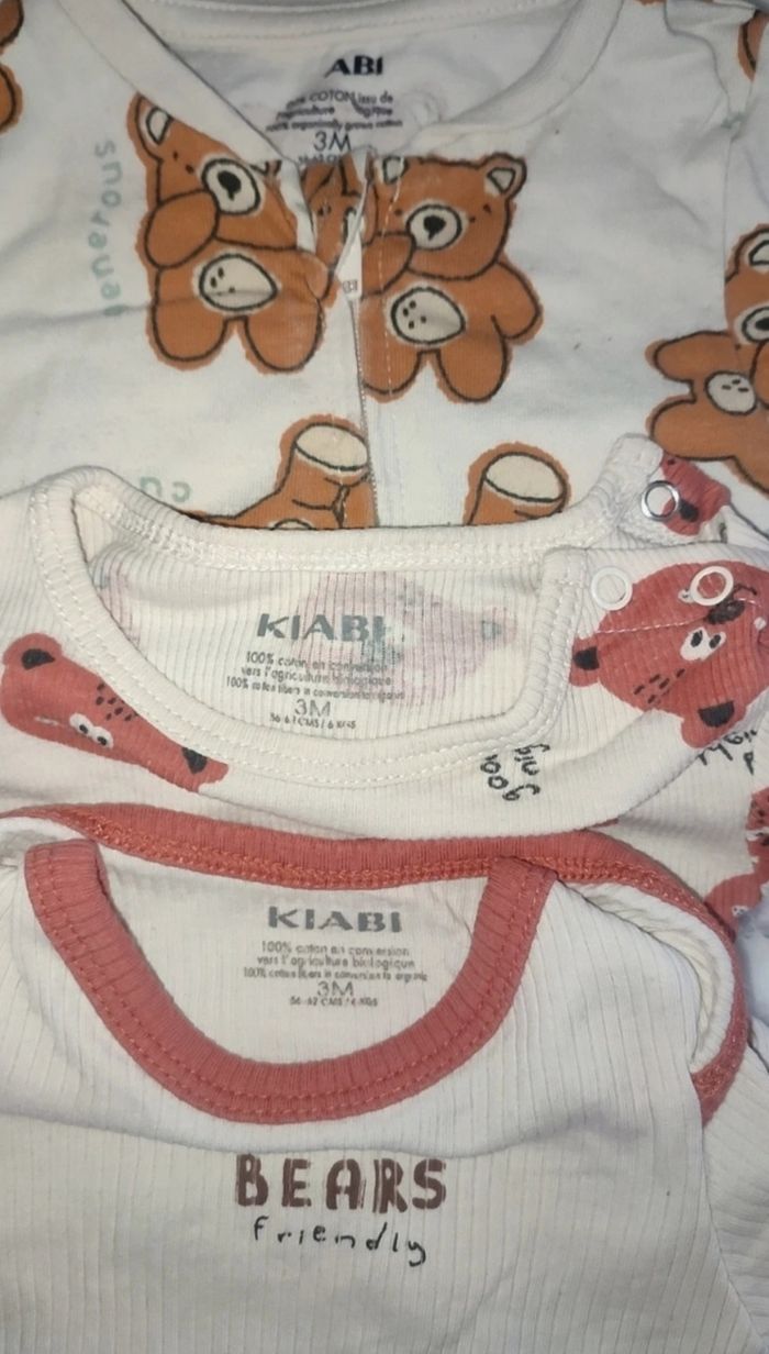 Lot 1 pyjama + 2 bodys