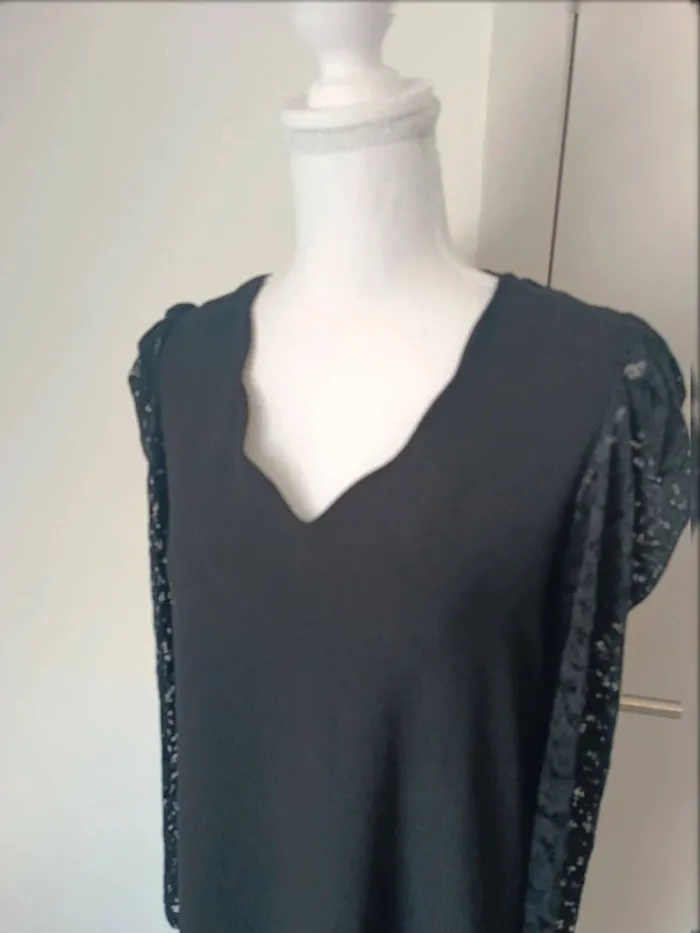 🖤 Robe noire manches dentelle – Taille M - photo numéro 3