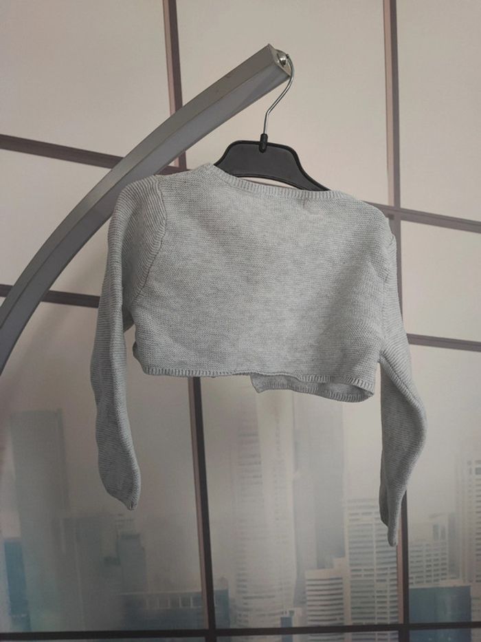 Boléro gris clair taille 18 mois - photo numéro 5