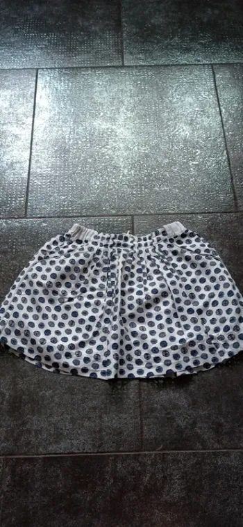 Jupe de marque Marèse 
Taille 5 ans 
Très bon état