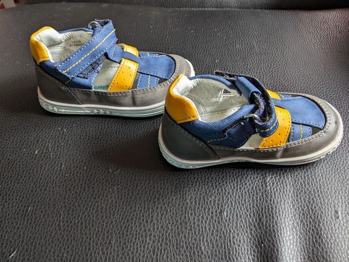 Chaussures ouvertes Taille 21 - photo numéro 7