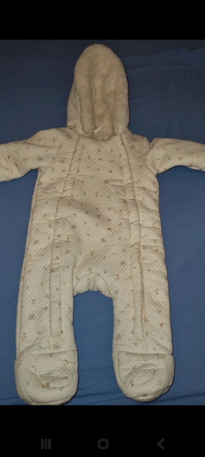 Combi pilote polaire 6 mois en très bon état