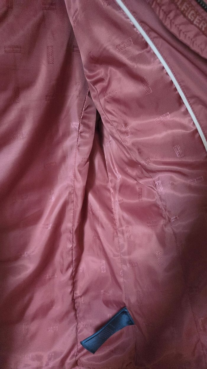 Doudoune manteau rose tommy hilfiger capuche fausse fourrure manches longues fermeture eclaire - photo numéro 7